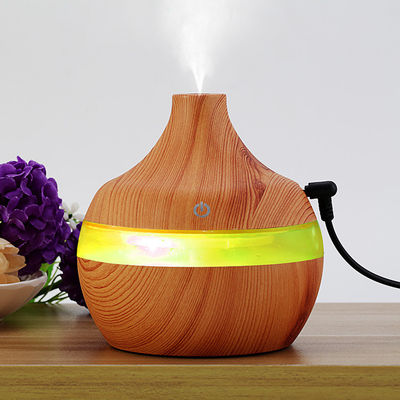 5V Draagbare 300ML 7 Kleurverandering Houtontwerp USB oplaadbare luchtbevochtiger voor timingfunctie