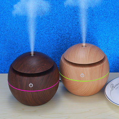 Andere functie Draagbare mini-ultrasoon USB 130ML houtkorrelvochtigmachine met ledlamp